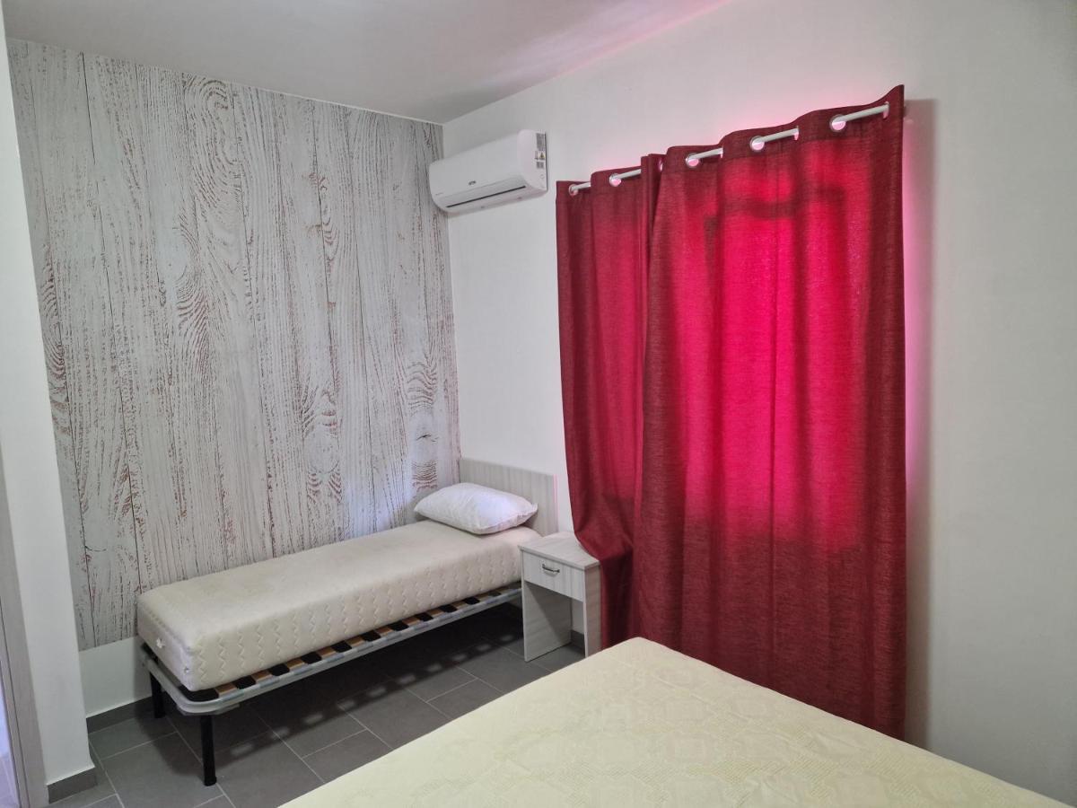 Апартаменти Nina'S House 2 A 300 Metri Dal Mare Santa Caterina Dello Ionio Marina Екстер'єр фото
