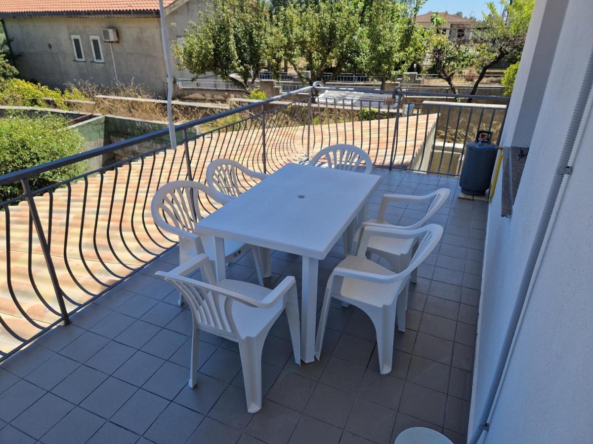 Апартаменти Nina'S House 2 A 300 Metri Dal Mare Santa Caterina Dello Ionio Marina Екстер'єр фото